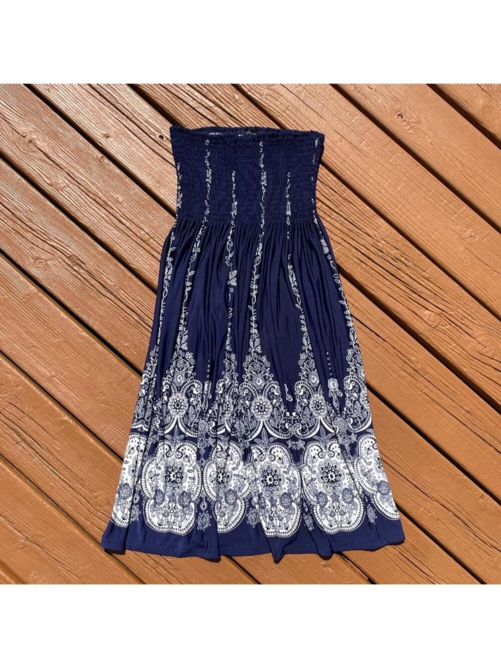 Y2K Candy Couture white and navy paisley print strapless dress